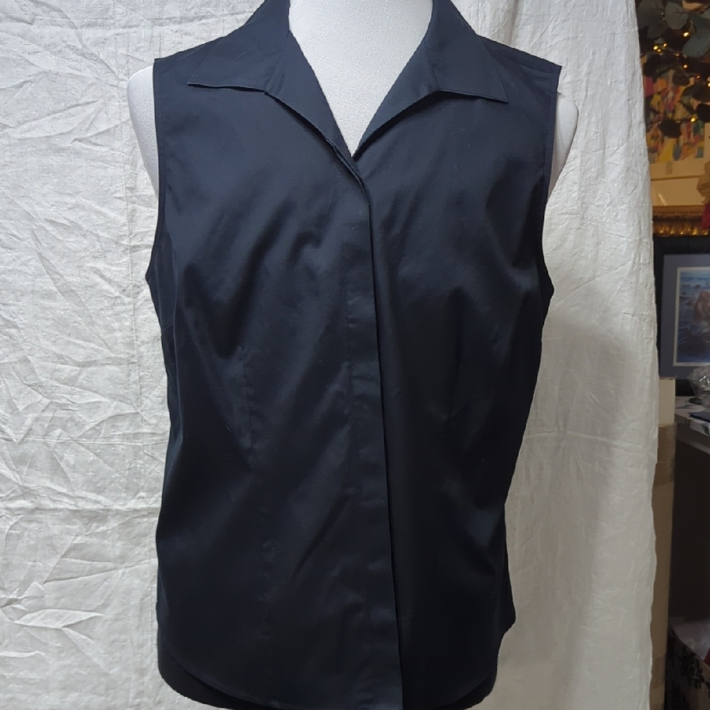 Chico's Black Sleeveless Fitted Button Down Shirt